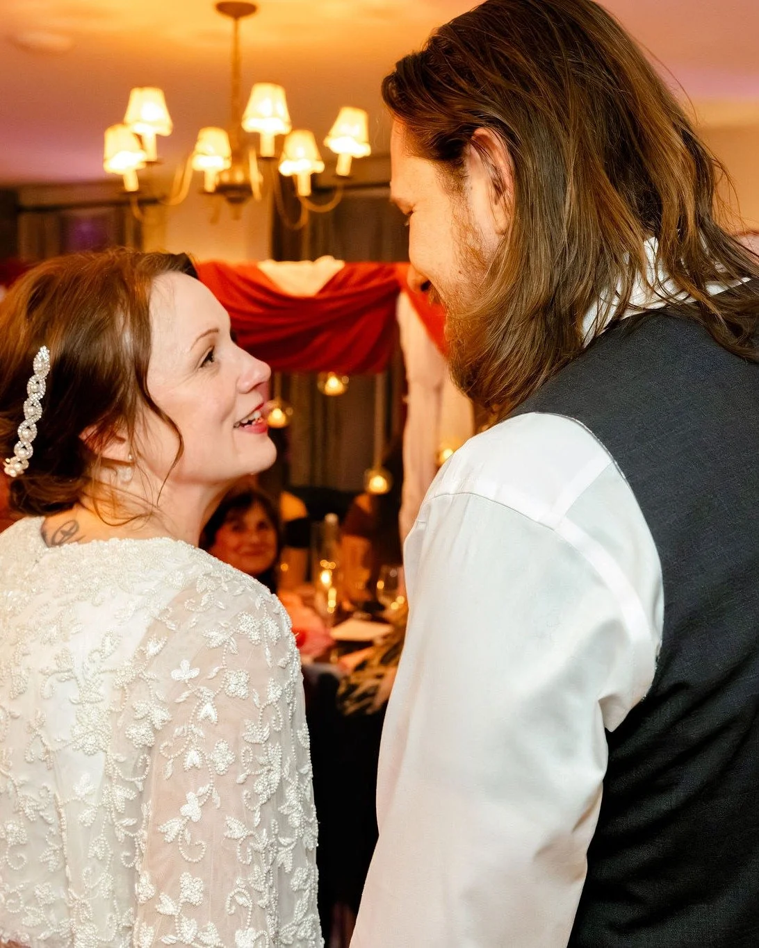 A look back at Sophie &amp; Tyler's Valentine's Day 'Happily Ever After' microwedding/dinner party at Stage House Inn @dufour.on.main. All the love, all the vibes, all the sweet in between moments &mdash; and all the fun details: an audio guestbook, 