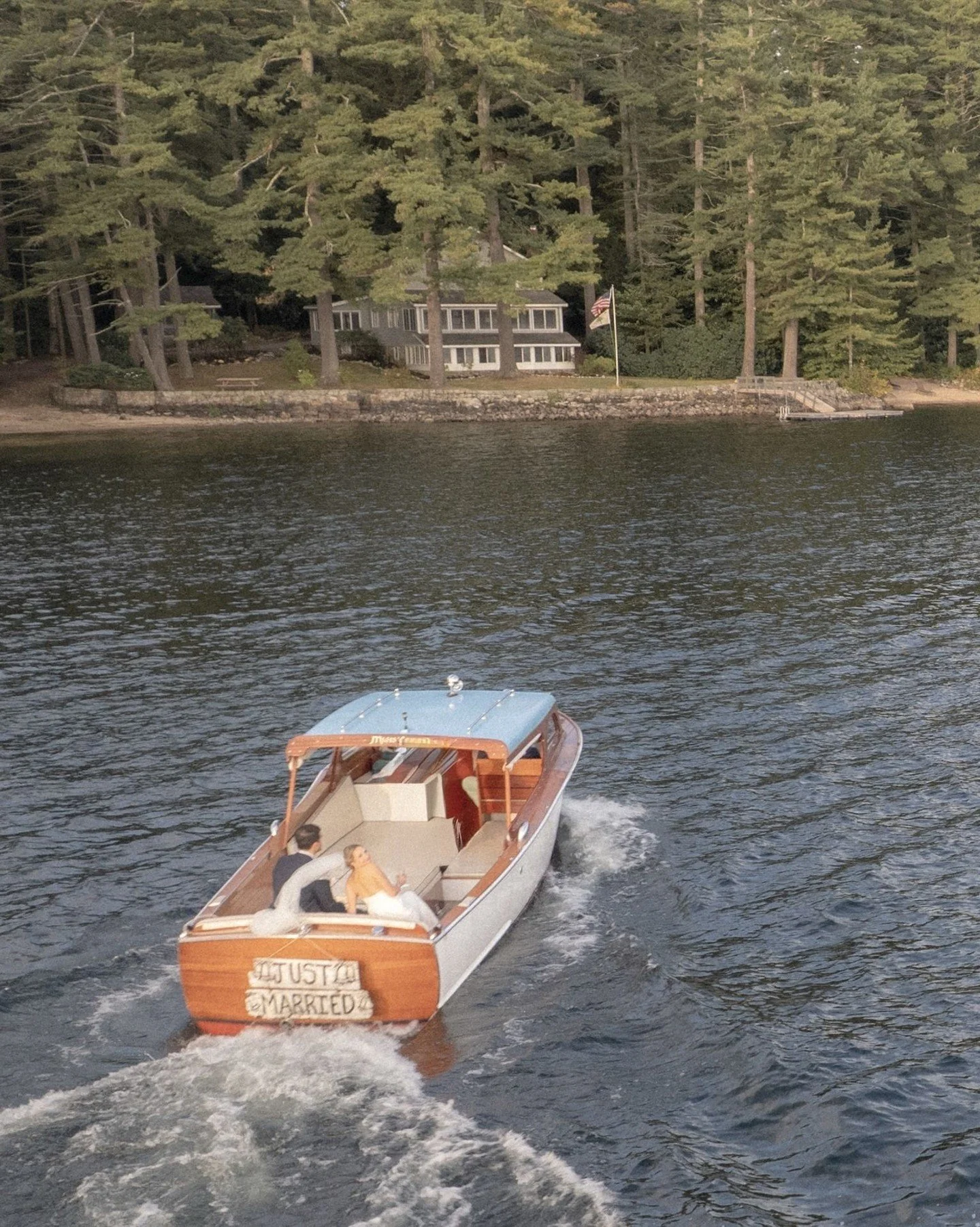 Newlyweds. Wooden boat. Lobster rolls and champagne. Migis Lodge, Maine. 🌲🦞
We rest our case.