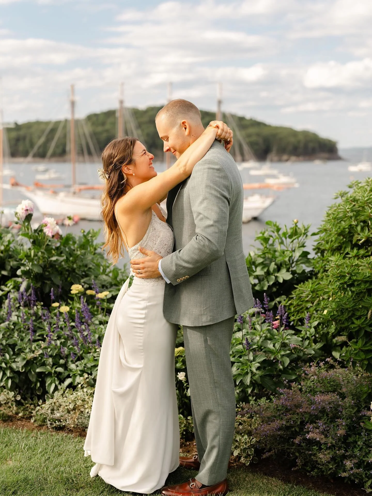 Jenn &amp; Chris met in college and never looked back. These days home is Washington State, but Jenn&rsquo;s family roots run straight to Bar Harbor &mdash; so when it came time to say &ldquo;I do,&rdquo; there was only one coastline that felt right.