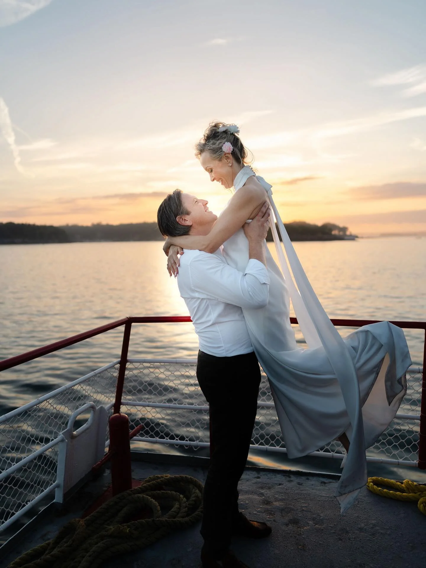 Christina &amp; Tom kicked off their wedding weekend in the most Maine way possible. 🤍

A wonderful rehearsal dinner at @diamondsedgerestaurant on Great Diamond Island, followed by a floating welcome reception around Casco Bay, surrounded by loved o