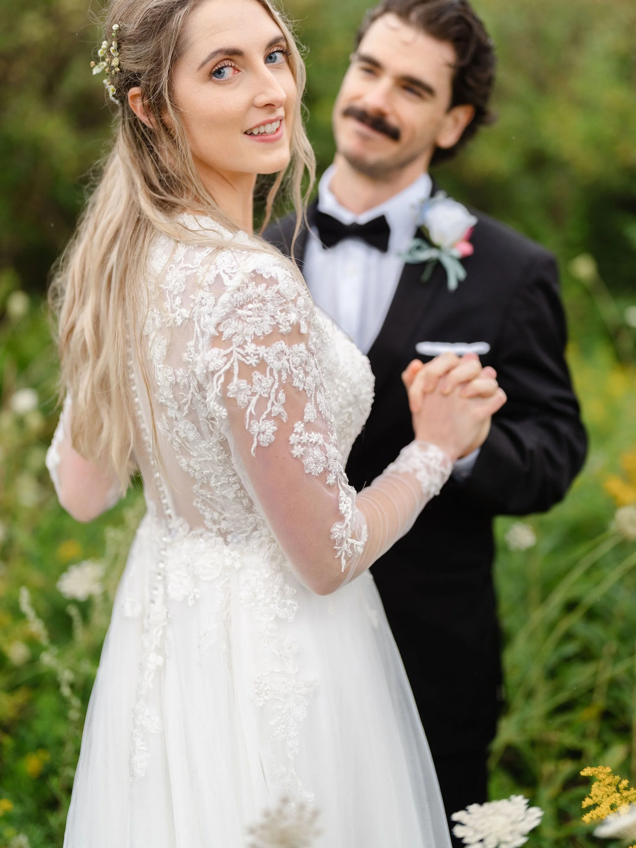 One month ago, Jessie and Tyler returned to Maine, where Tyler had proposed, to get married by the sea, at Two Lights State Park. Their families flew in from Wyoming to be there with them, and it was such a joy to watch everyone gather around these t