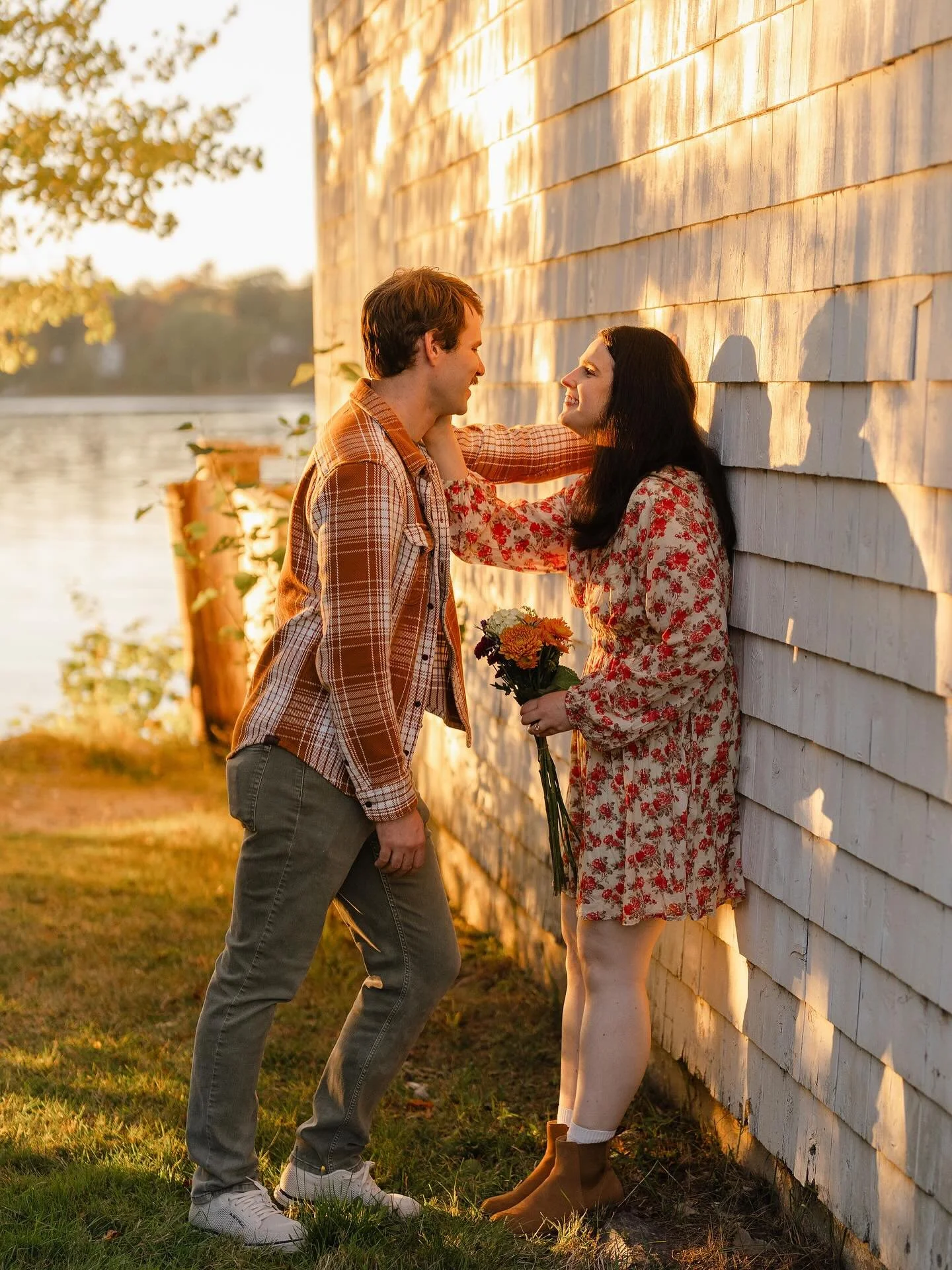 Congratulations to Alison and Chris, married at The Harraseeket Inn in Freeport, Maine.

Their story is one of those that stays with you. Some people just find each other at exactly the right time.
Alison is currently facing thyroid cancer, and Chris