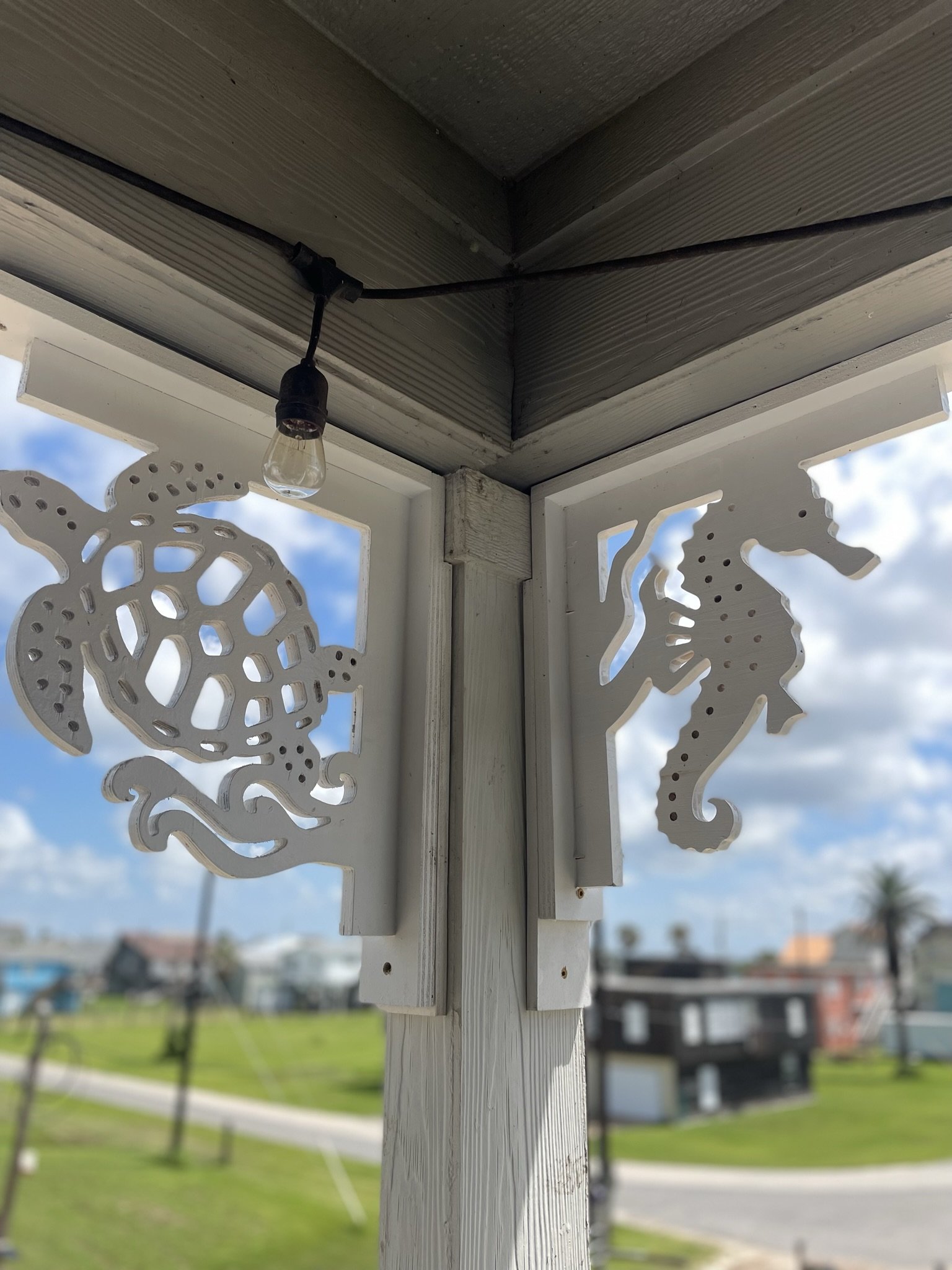 Decorative porch corbels