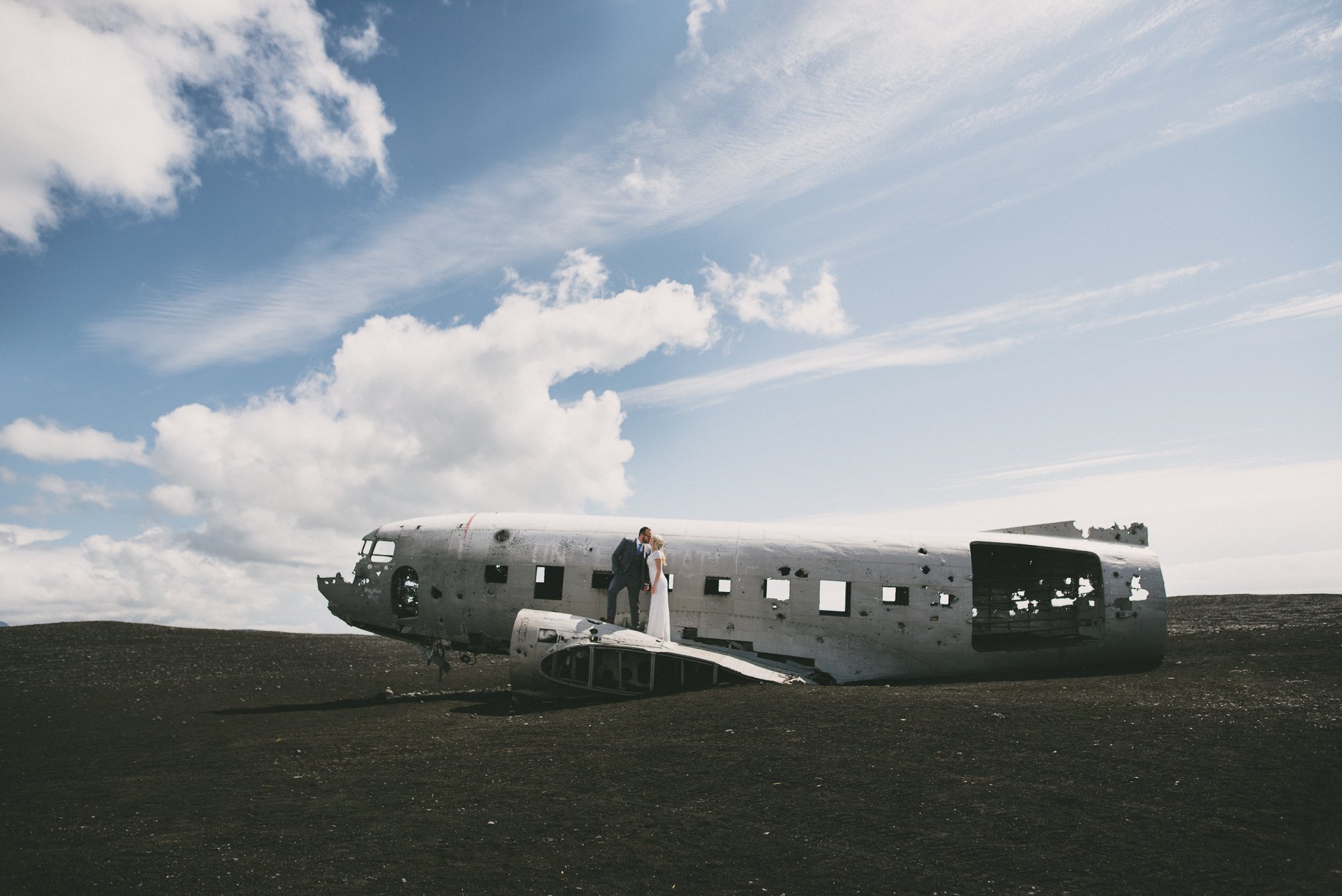 wedding photographer iceland Sólheimasandur plane