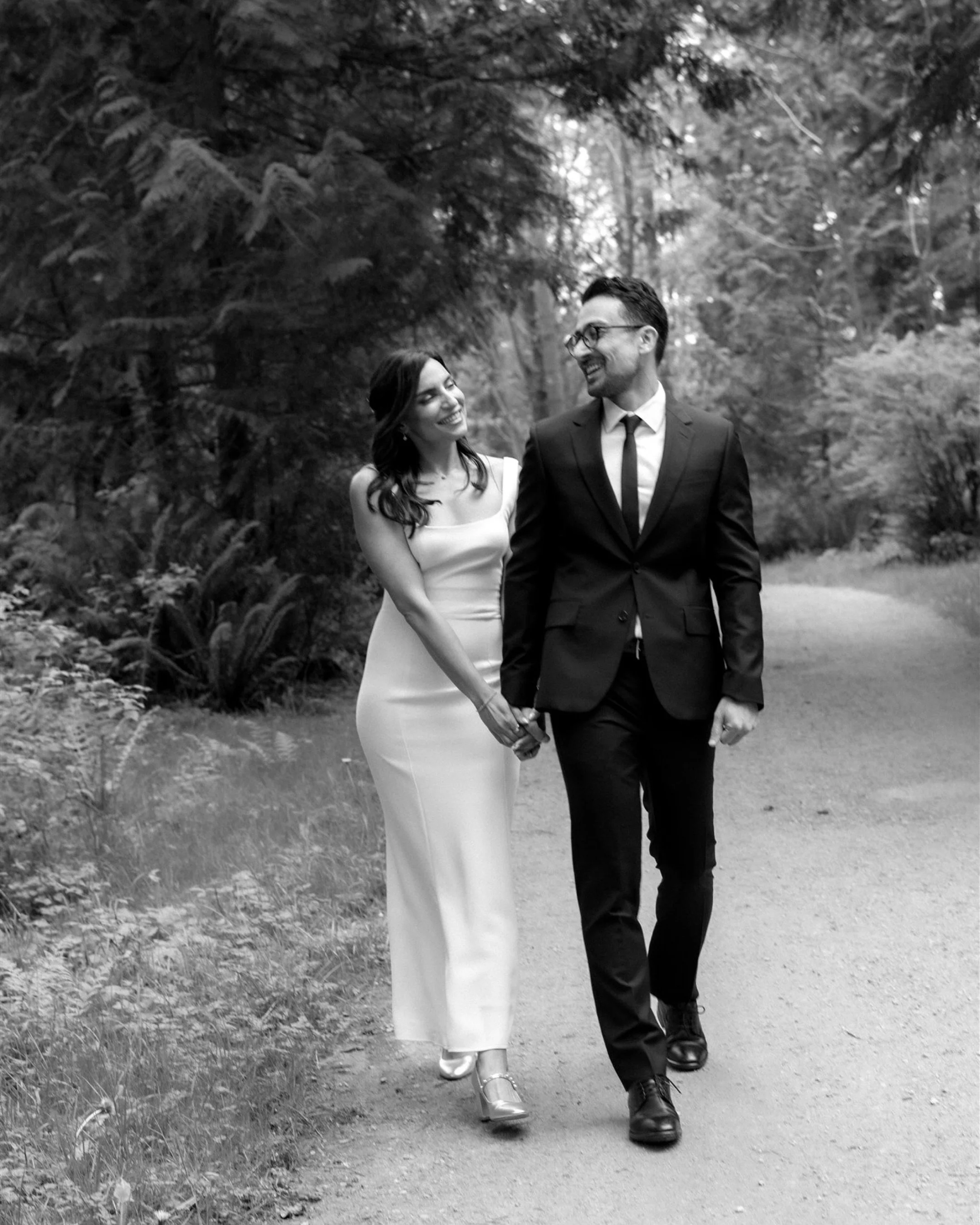99% of my clients tell me &ldquo;we&rsquo;re so awkward in photos&rdquo; or &ldquo;we have no idea how to pose.&rdquo; Trust me, I got you.

My job is to guide you into poses and moments that feel natural, flattering, and true to who you are as a cou