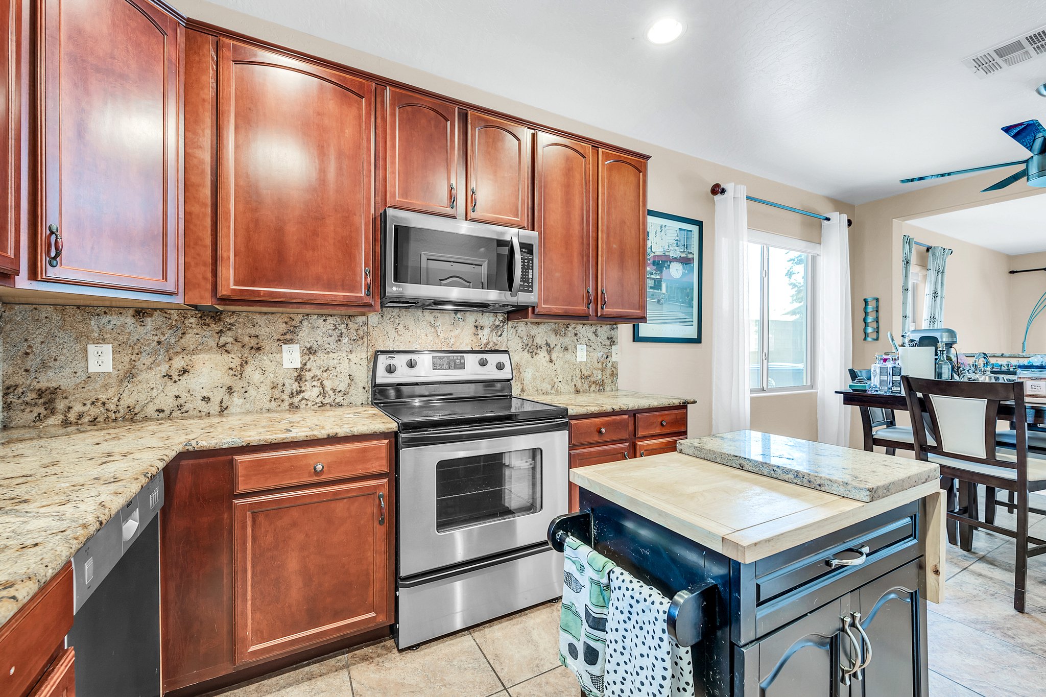 23077 S 214th St-15.jpg
