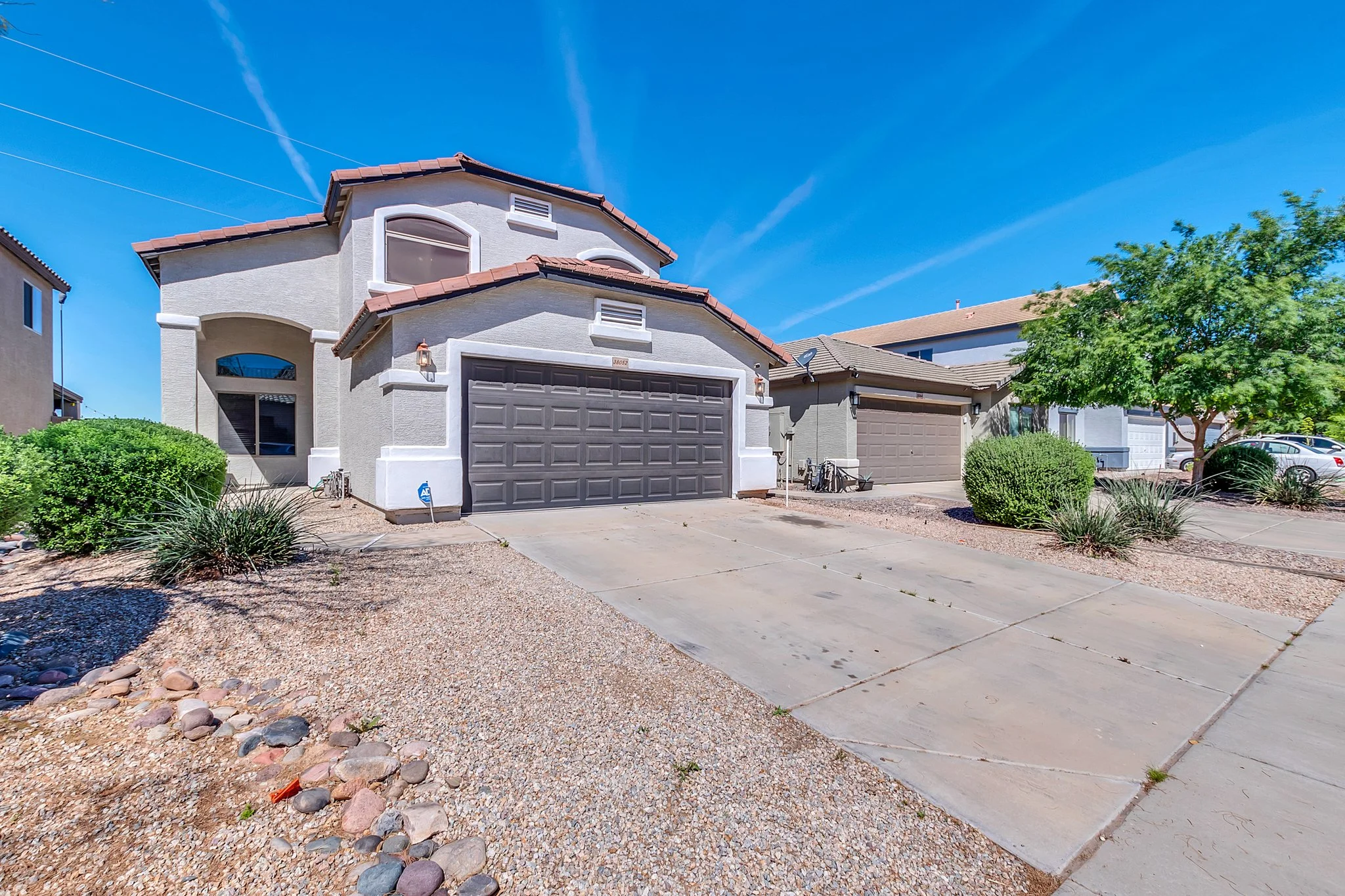 4+ bed | 3 bath | 2,436 sq ft close to everything in San Tan Valley
