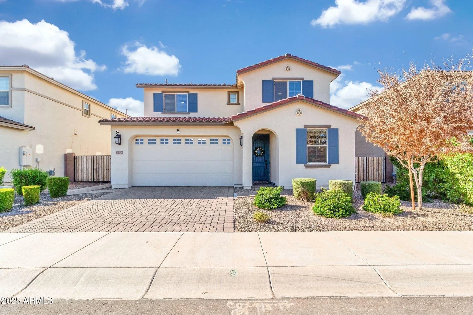 5 beds | 3 baths | bonus room | community pool | 2,733 sq ft | conveniently located in Mesa