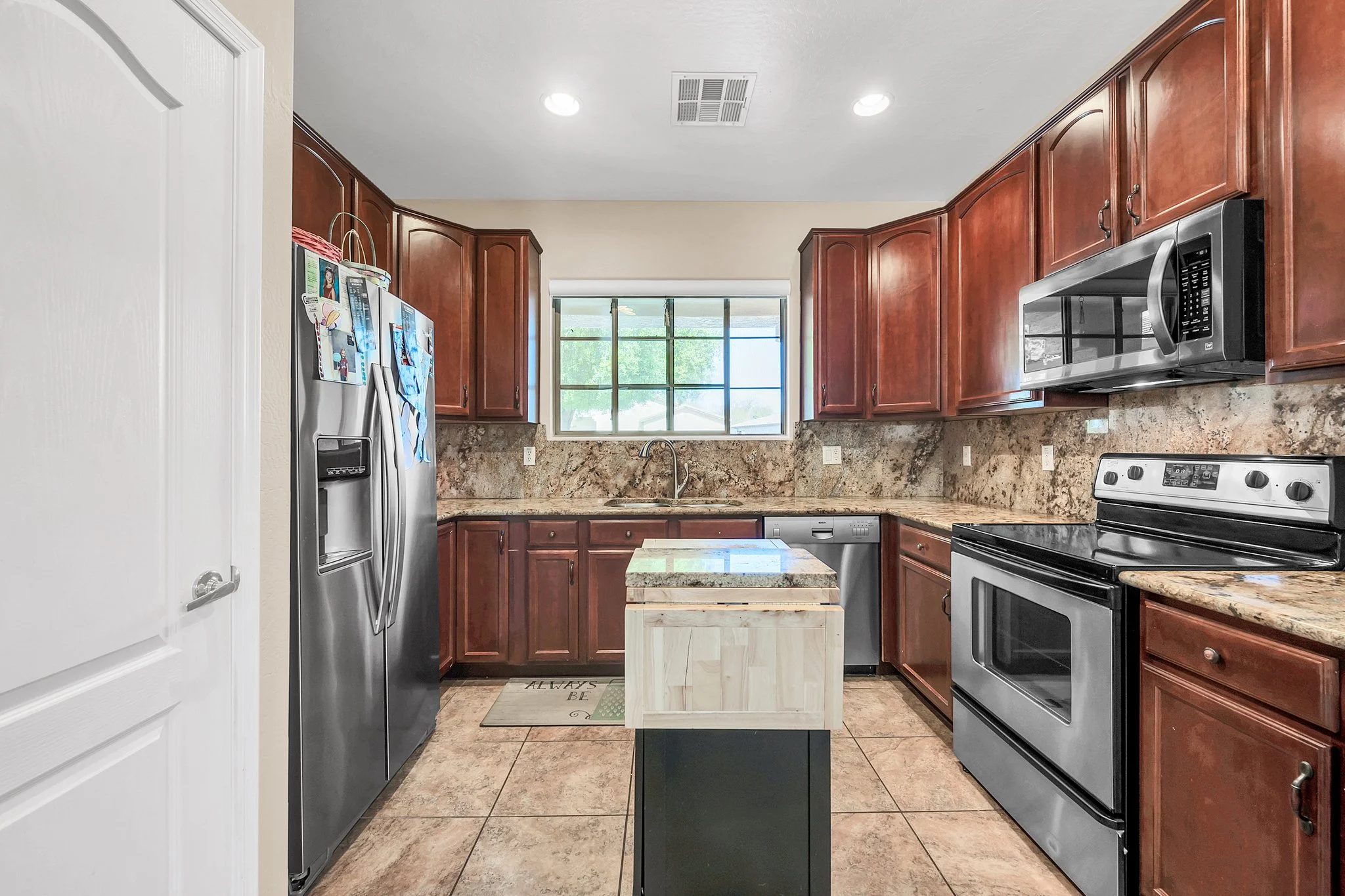 23077 S 214th St-12.jpg