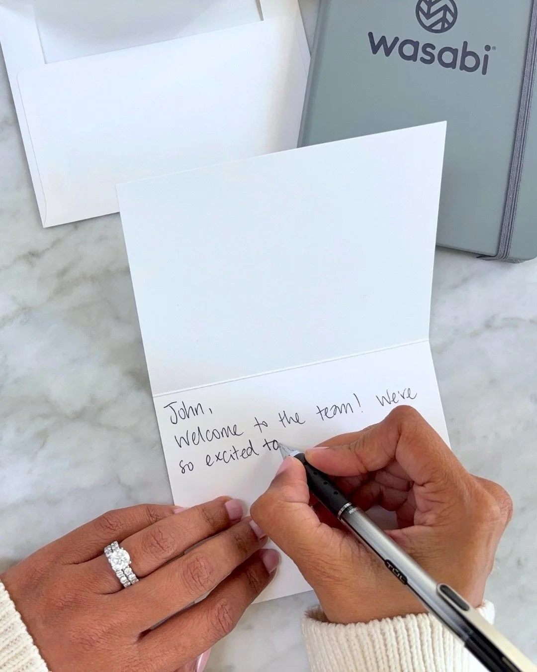 📢 HR friends &mdash; Are you welcoming new hires on their first day with a big stack of paperwork?🥴

It might be time to rethink that first impression ➡️ strong onboarding processes can increase new hire retention by up to 82%. 

Something as simpl