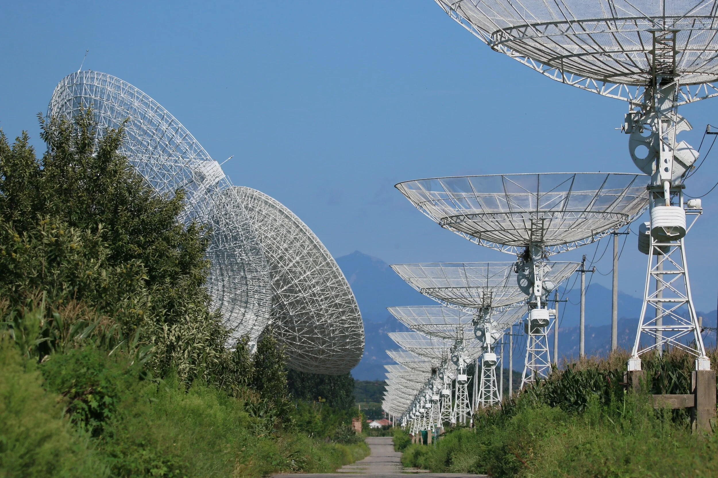 The Fourier Transform: Unveiling the Math, Science, and History Behind a Transformative Tool in Technology