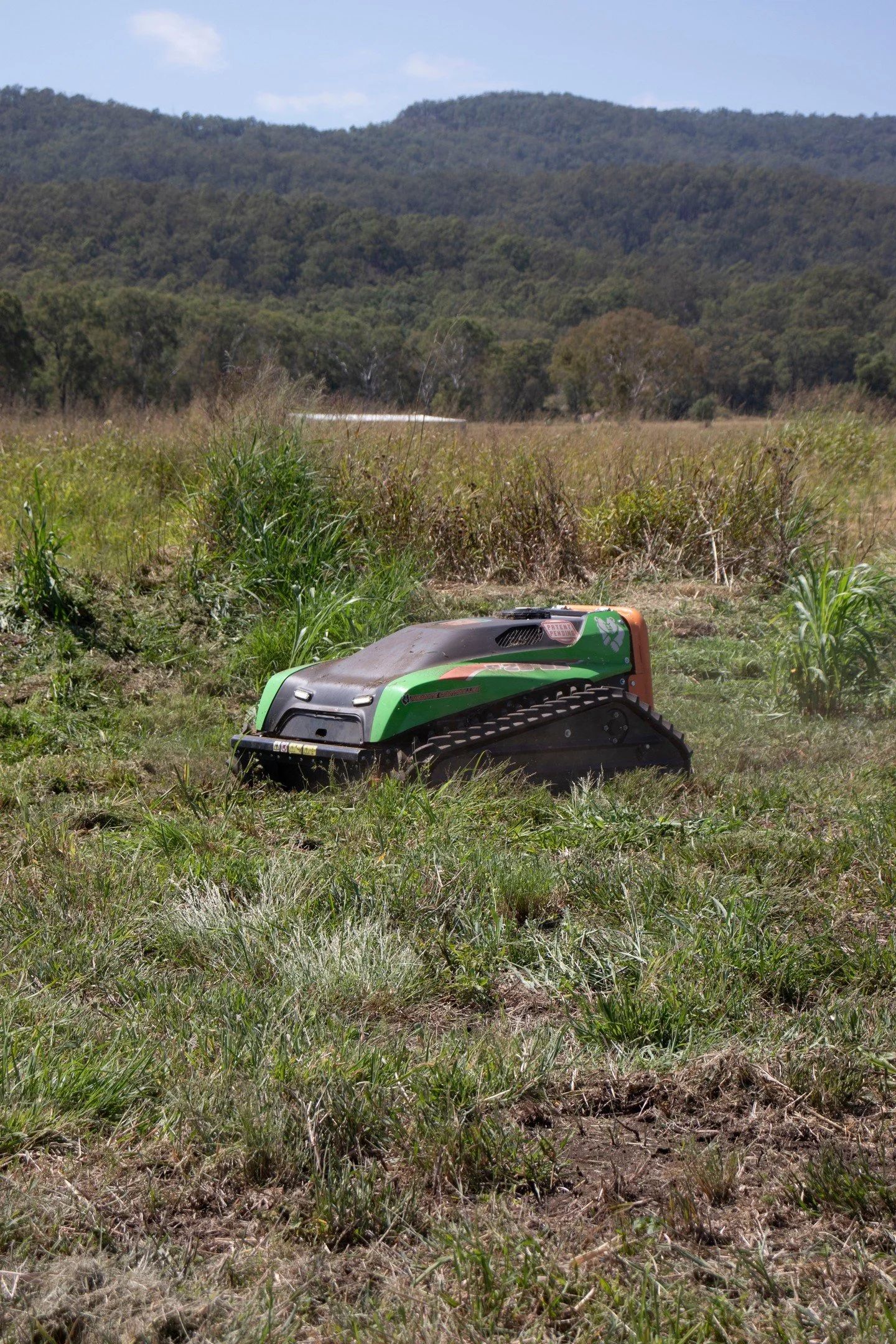 The Green Climber F23 &ndash; now launched in Australia &ndash; combines a low centre of gravity with high-profile tracks to deliver exceptional stability on uneven ground and slopes up to 60&deg;.

Ideal for maintaining:
◼️ Roadside embankments
◼️So