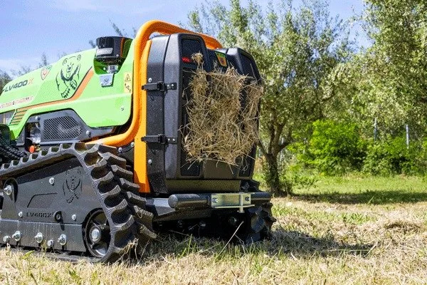 Green Climber LV400 X &ndash; small machine, serious grunt.
.
🔗 See Green Climber in action. Book a site inspection today.
👉 greenclimber.com.au/book-a-demo

#greenclimber #greenclimberau #greenclimberaustralia #mowing #grass #landscaping #council 