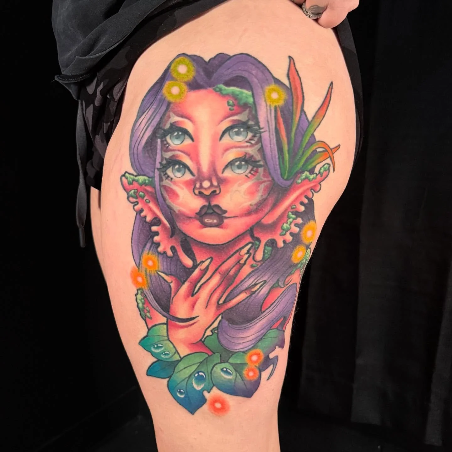 Finally finished this Melanie Martinez Portrait for my little sis!! 90% of this piece is fully healed in these photos; and the last things we had to finish were the glowing colors and leaves on the outer edges! We have so many other cute colorful fai