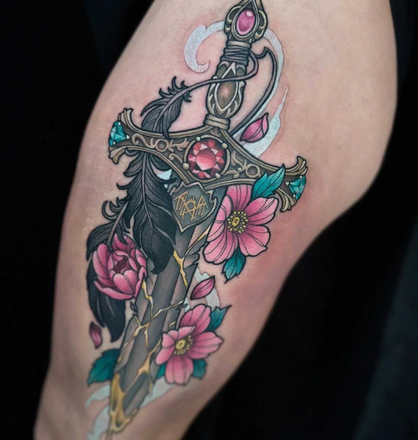 &ldquo;You know I live by the feather, and die by the sword&rdquo;🗡️🦩
That sh*t goes so hard ☠️☠️ not only did I do one sleep token tat.. but two. In the same week😭😭😭😭I must be dreaming right now guys. I can&rsquo;t wait to do more work like th