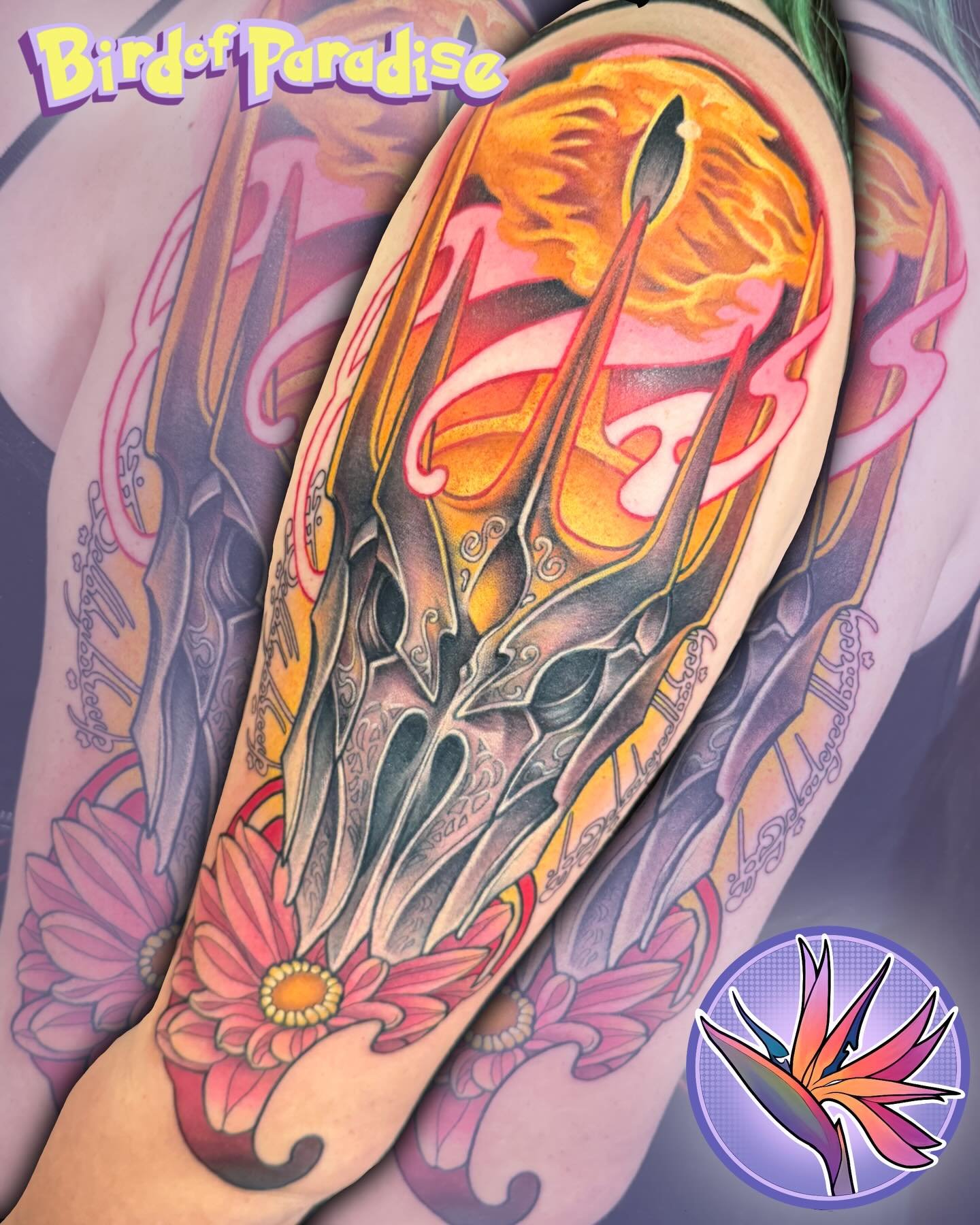 Sauron 🌸
No way I was going to wait more than 24 hours to post this one 😭❤️ I had so much fun with this design, and we still have more work to do around it!I love adding a girly twist to spooky nerdy things. But I also enjoy doing them spooky. This