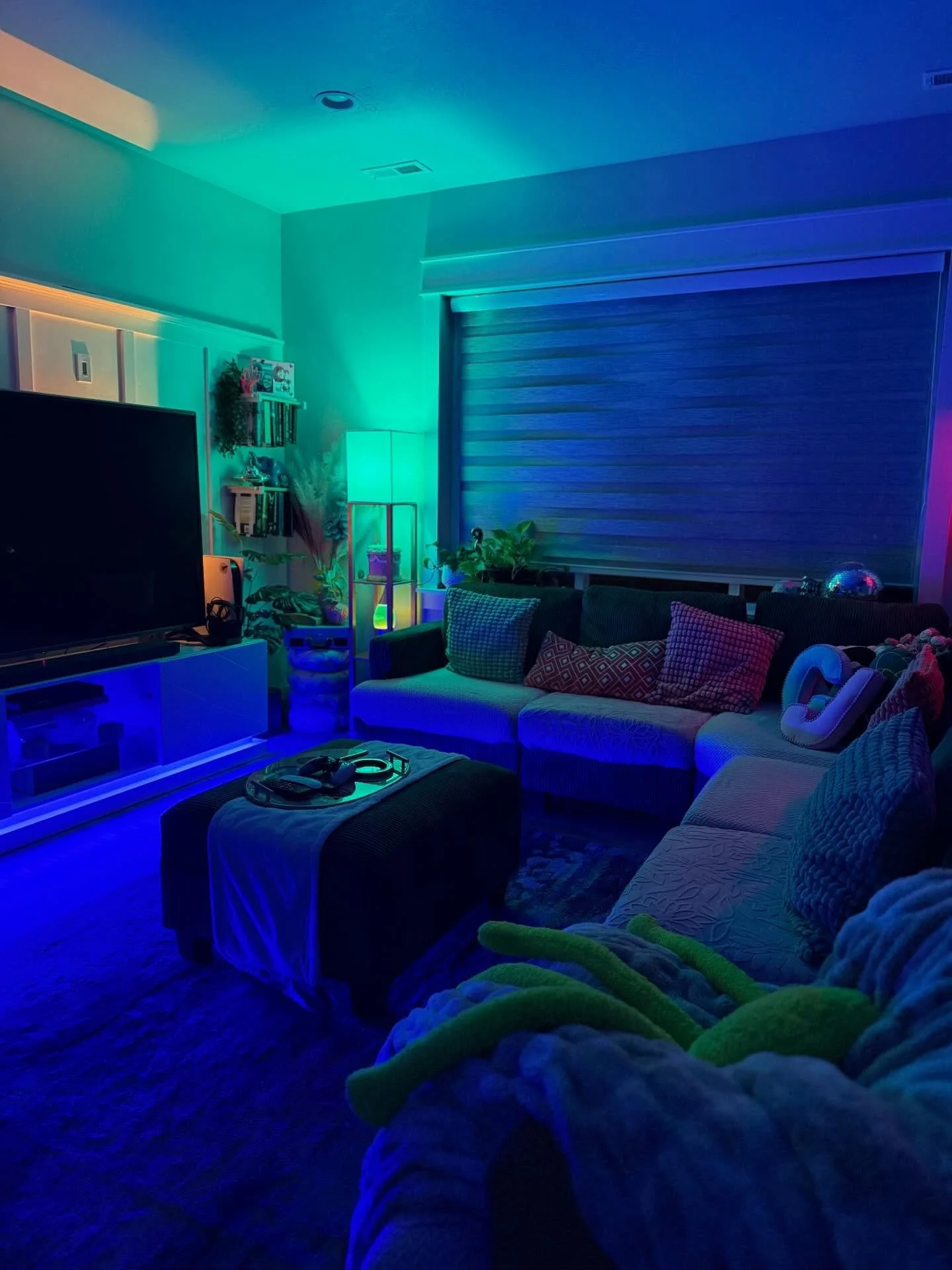 Nighttime🌙 or daytime☀️ ? #homedecor #vibes #design #maximalism #aesthetic