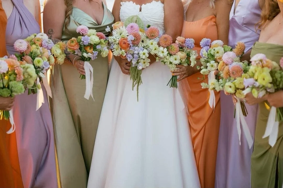 A palette that makes my florist heart flutter 💕

Photo @brianaleephoto