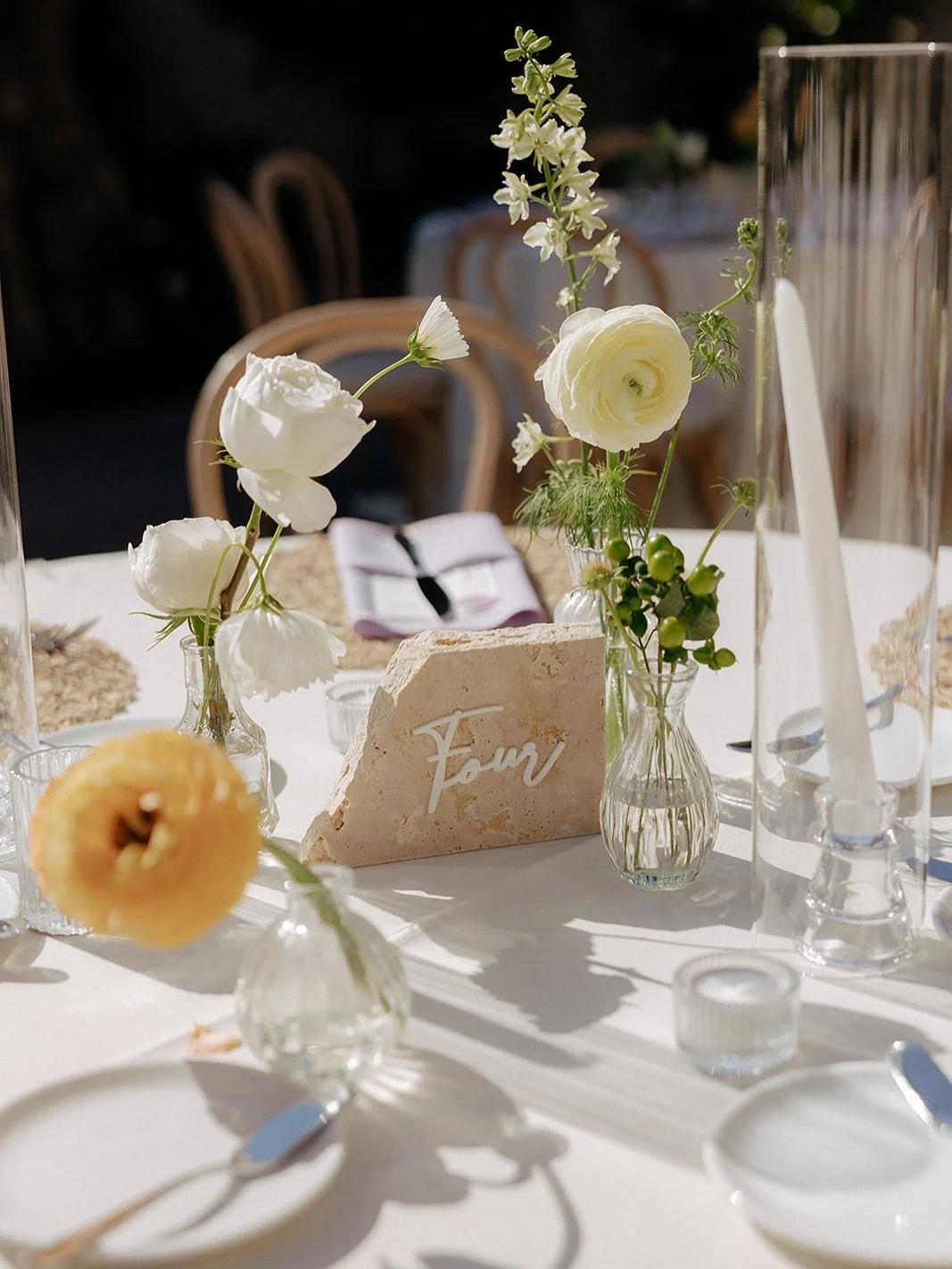 Creamy peachy palettes forever and ever and ever. Also swipe to see a special visitor! ✨

Photo @carmelajoyphotography 
Venue @monserateweddings