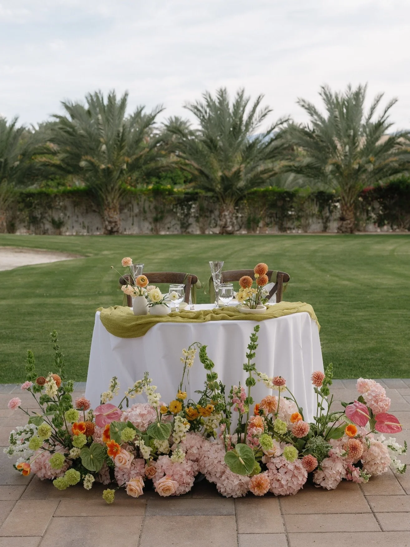 A sweetheart table full of love 💕💗🌸

Photographer : @hannahlillian.photo
Venue: @old_polo_estate
Florist: @daydreamflorals
Planner: @wildflowers.elegant.events
Hair: @bridalbyangmillion
Makeup: @kylastuart_makeup 
DJ: @secondsong_official
Bar Serv