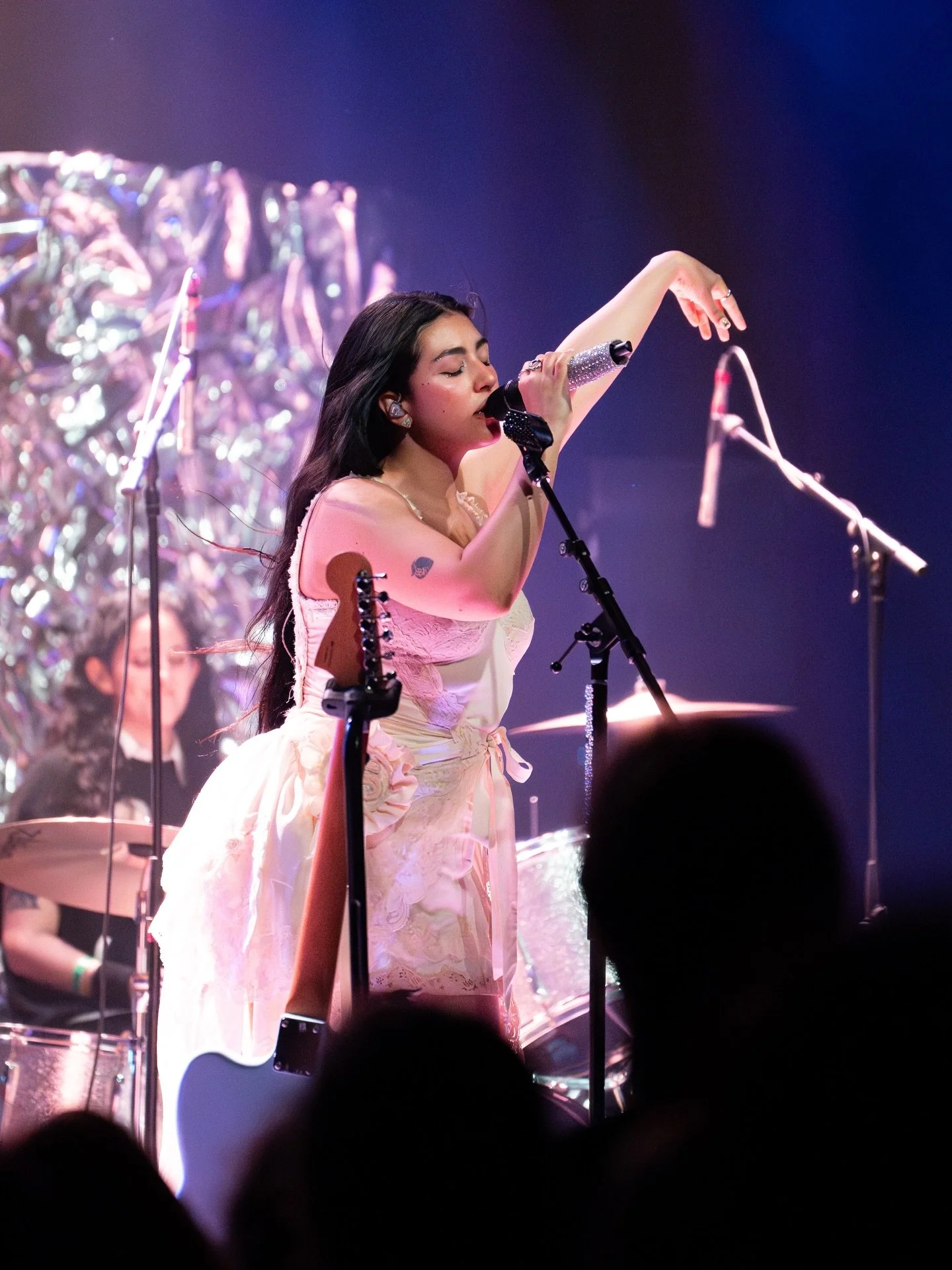 obviously the pom poms made an appearance @pompomsquad&rsquo;s set in new york, what did you expect? 📣 

the full gallery by @clickedbykath is live on our site now!