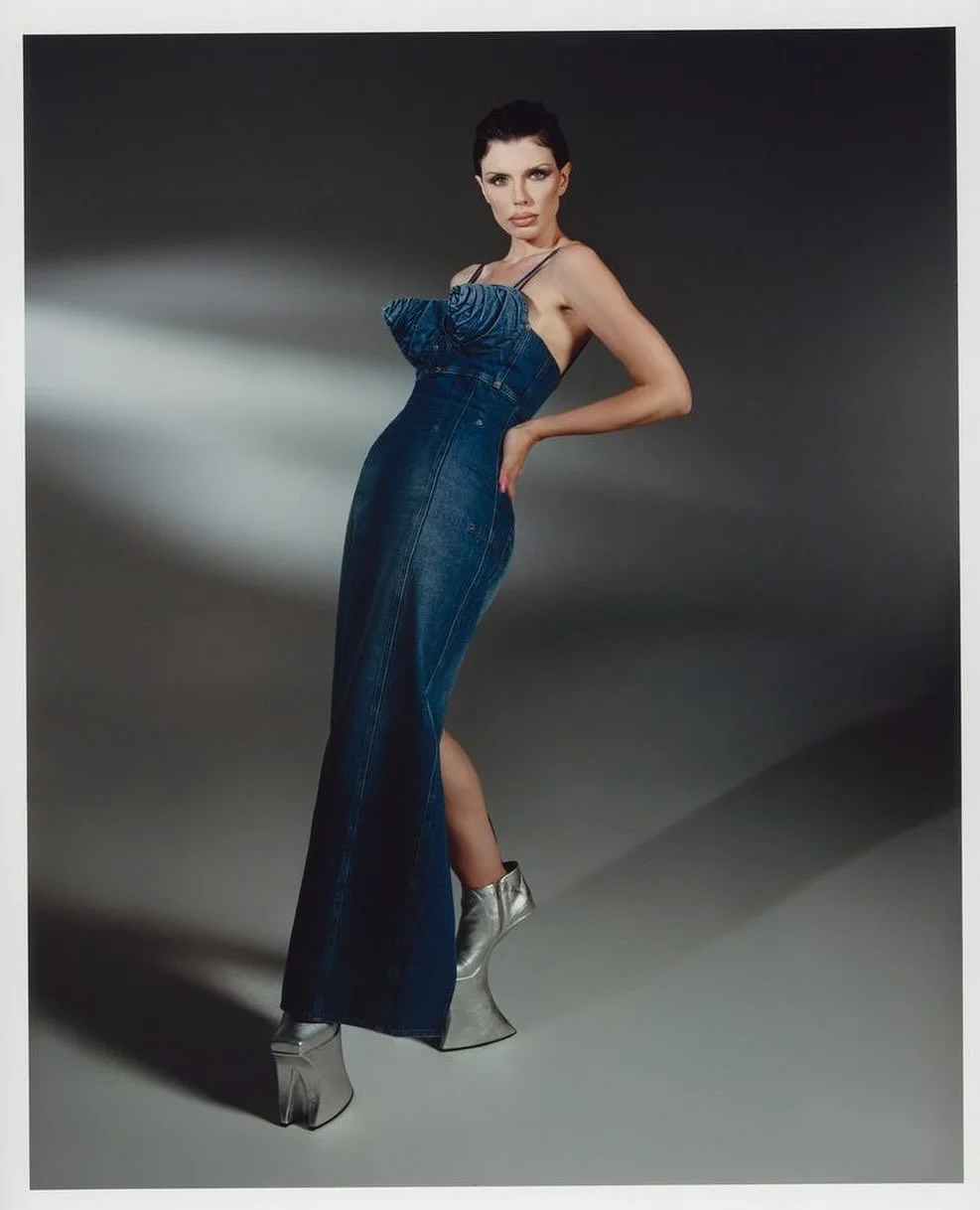 Julia Fox in my Ouroboros killer heels for Num&eacute;ro NYC 🐍
Raw power, sharp edges, a heel that bites back. Not just shoes &mdash; weapons of desire.

Shot for Num&eacute;ro New York: @numerony
Talent: @juliafox
Photography: @agataserge
Styling: 