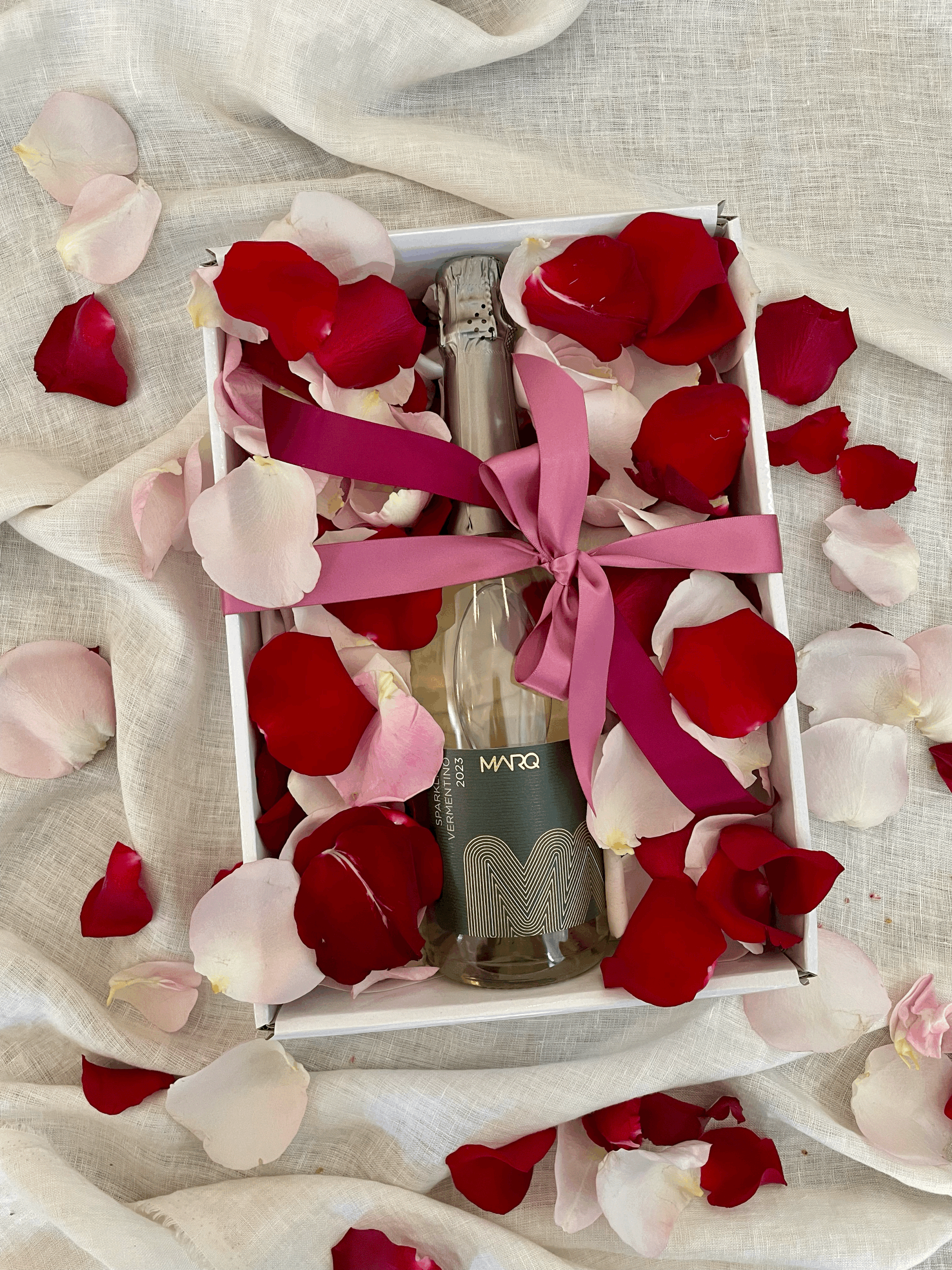 Sparkling Wine & Rose Hamper