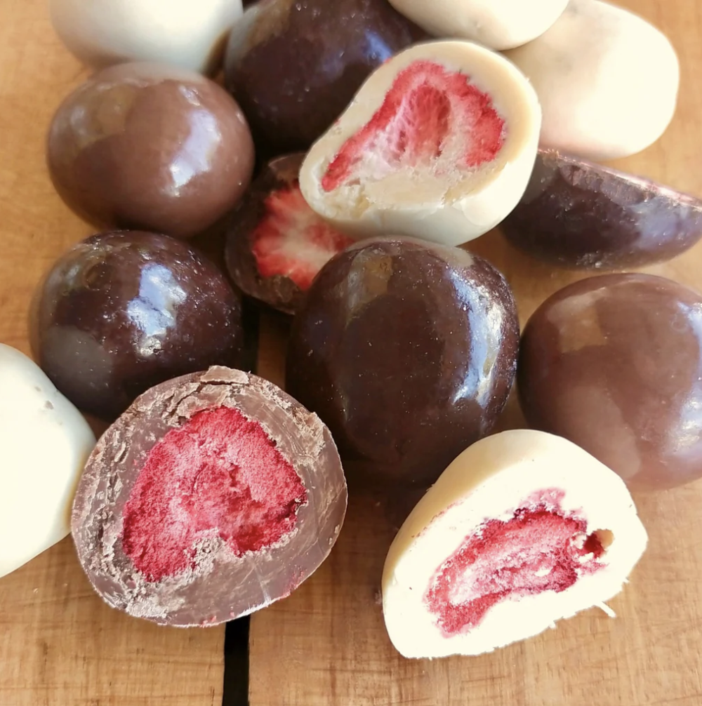 Dark Choc Coated Freeze Dried Strawberries