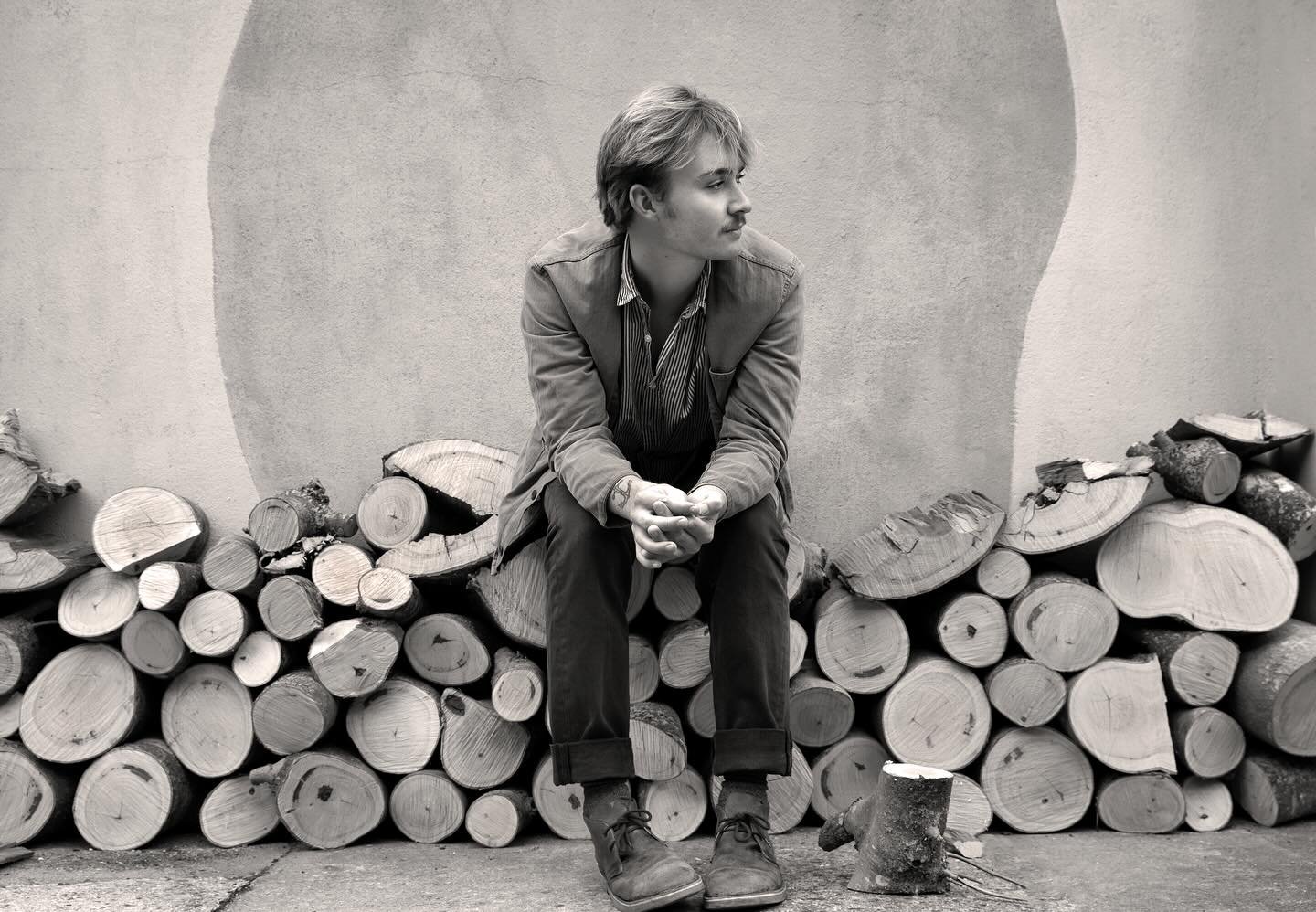 Thursday 30th October - @nextdoorrecords_ 
Friday 31st October - @cambridgefolkclub 

Finishing up this beautiful string of French &amp; English shows next week. It&rsquo;s been a pleasure. 

I&rsquo;ll be returning to the capital, playing @nextdoorr