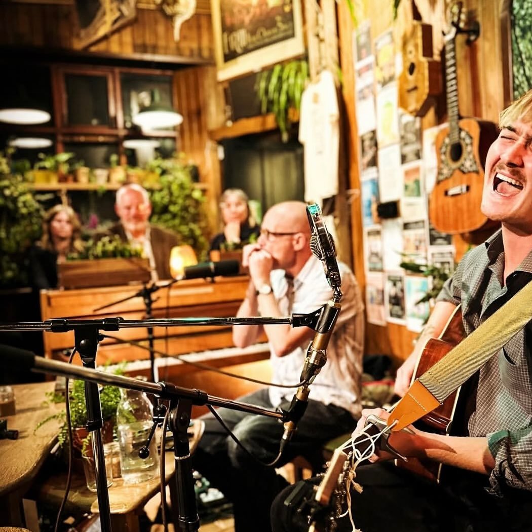 Thanks to the ever-inspiring @katiespencermusic for bringing us aboard this beautiful show at @cafe9. A pleasure to return once again. 

@sheffherd wrote a piece on the night &amp; sent some kind words my way. Cheers for that you guys ! X