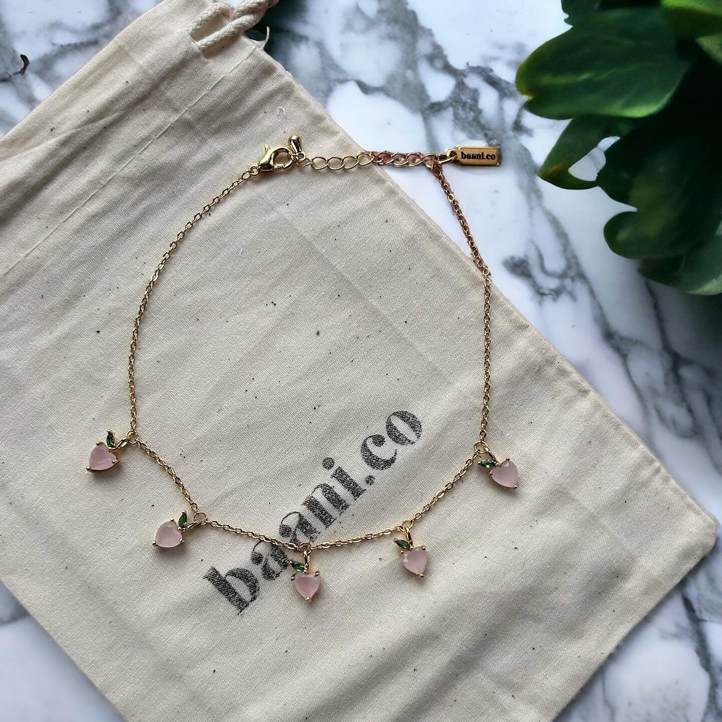 Kind of obsessed right now with our Peachy Anklet 💓💓💓