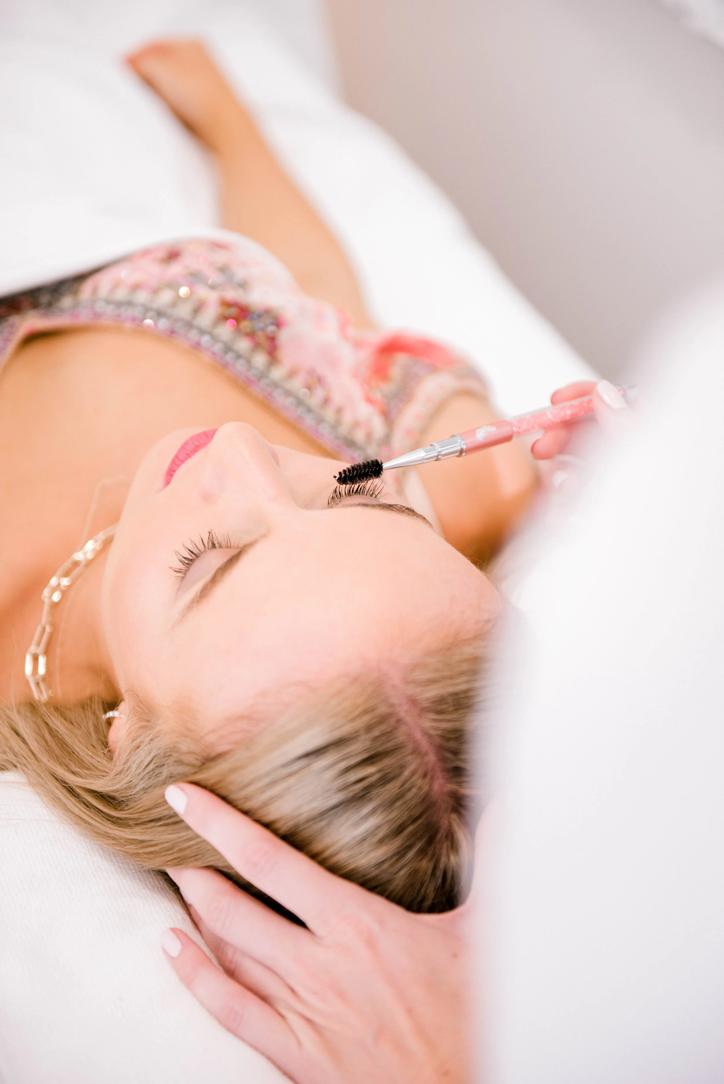 04-lash-finishing-touches.jpg