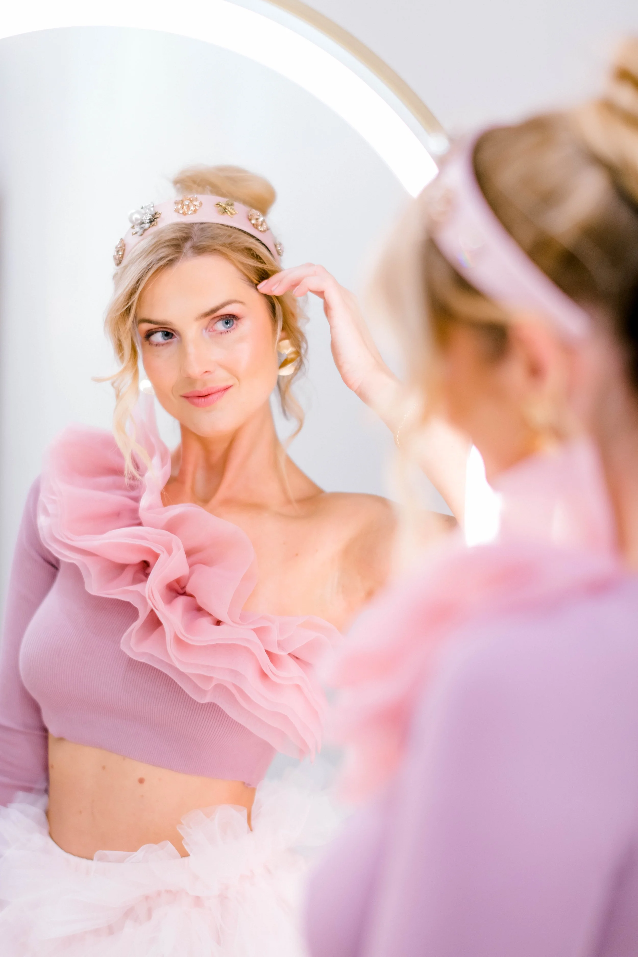 01-LEAD-the-lash-spa-mirror-portrait.jpg