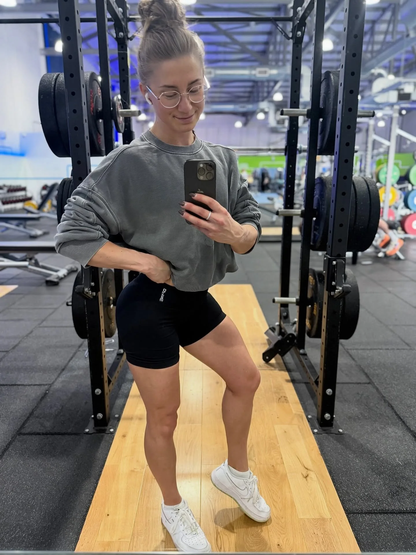 First lower session back after a short deload weekend - visiting family. Now back in, recovered properly, and strength is right where it should be.

Slight bump in food (putting that 50g sourdough to good use) to progress things forward. 

Heading in