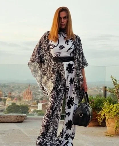 Escape the ordinary..
Travel in style! 🌟
.
.
.#casakarina #sanmigueldeallende visitmexico #travelgram #mexico #glassbottompool #luxuryworldtraveler #hippiechic #livetheadventure #lovemexico #holidayhome #vacationhome #mexicodesconocido #mexico_marav