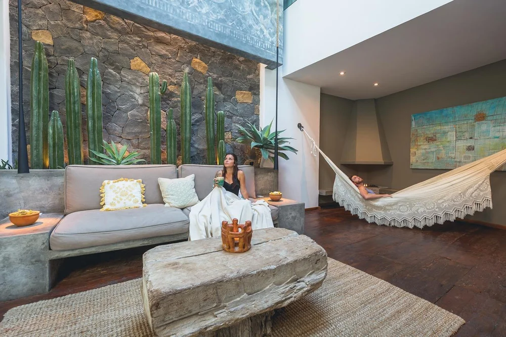 Disponible este fin de semana! 
21-28 de septiembre! ✨
.
.

#casakarinasma #sanmigueldeallende visitmexico #travelgram #mexico #glassbottompool #luxuryworldtraveler #hippiechic #livetheadventure #lovemexico #holidayhome #vacationhome #mexicodesconoci