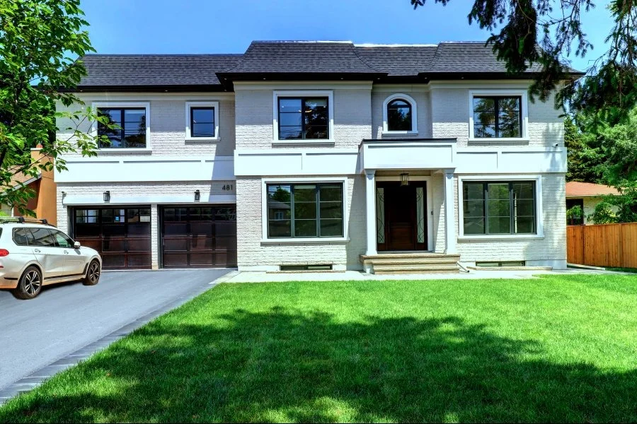 EXTERIOR 2.jpg