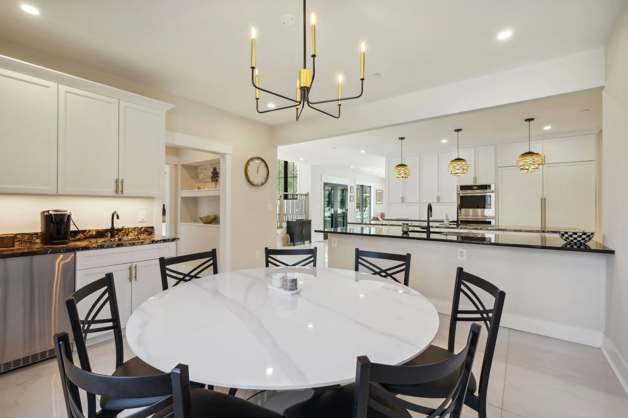 Kitchen Nook with Breakfast Bar