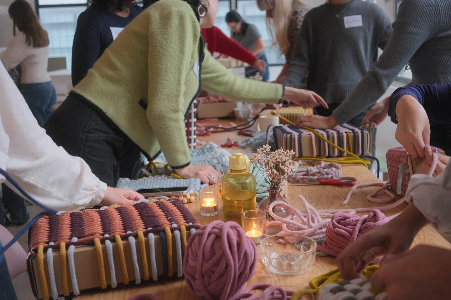 can&rsquo;t wait to have @jessiemordine back in the studio for a lil weaving!! join us for her woven bag workshop, or intro to tapestry weaving. The perfect cozy crafty evening &lt;3