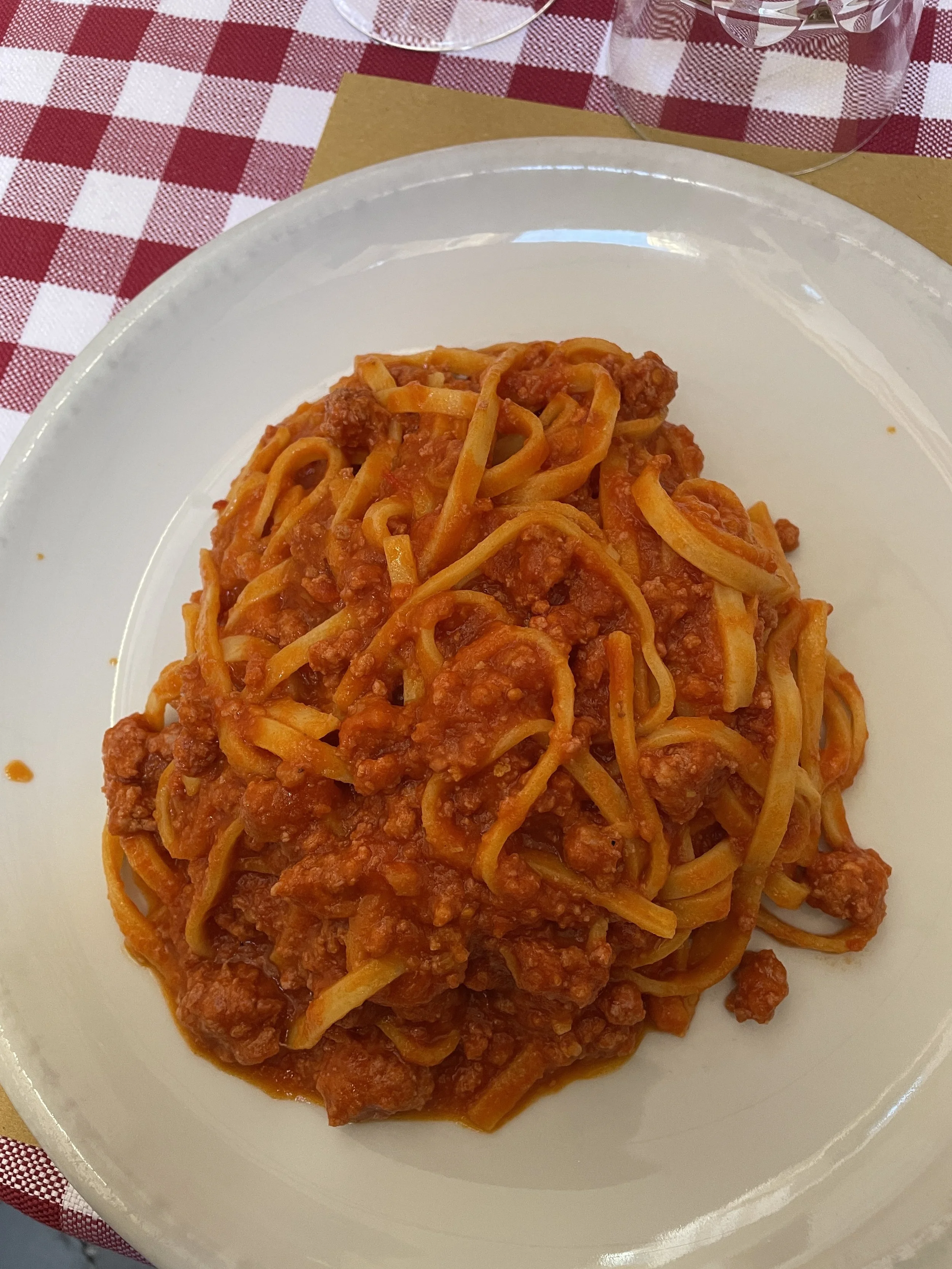 dissapointing bolognese in rome italy touristy resturant