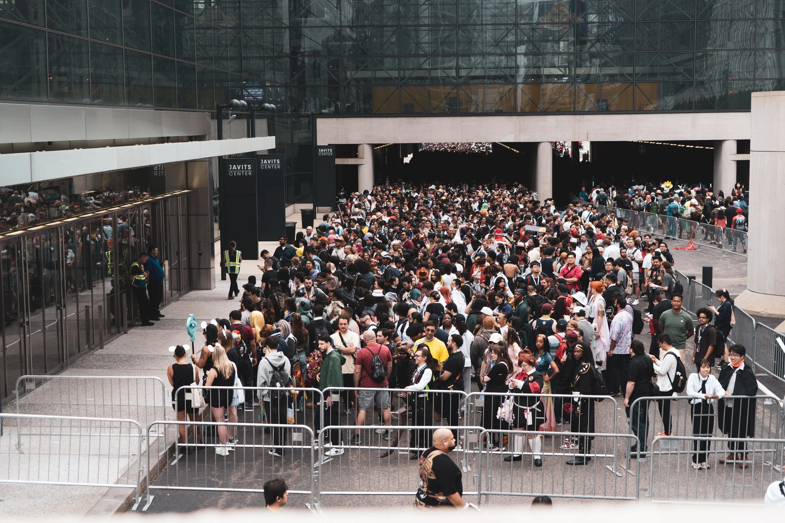 crowds waiting to get into anime nyc 2026