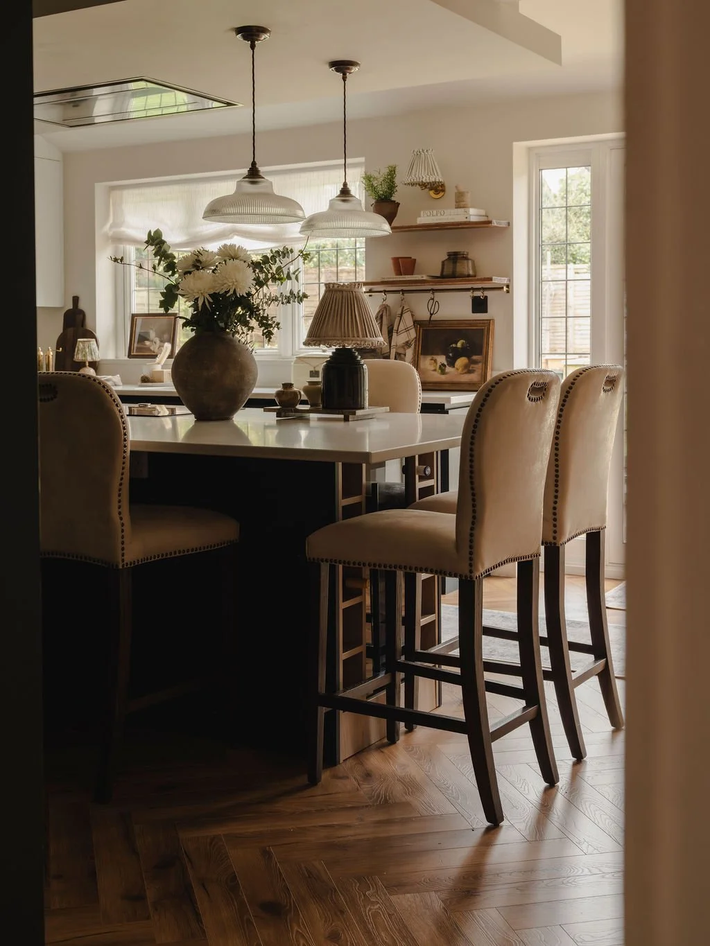 Refined family kitchen design in Beaconsfield by Sarah Ferreira Interiors