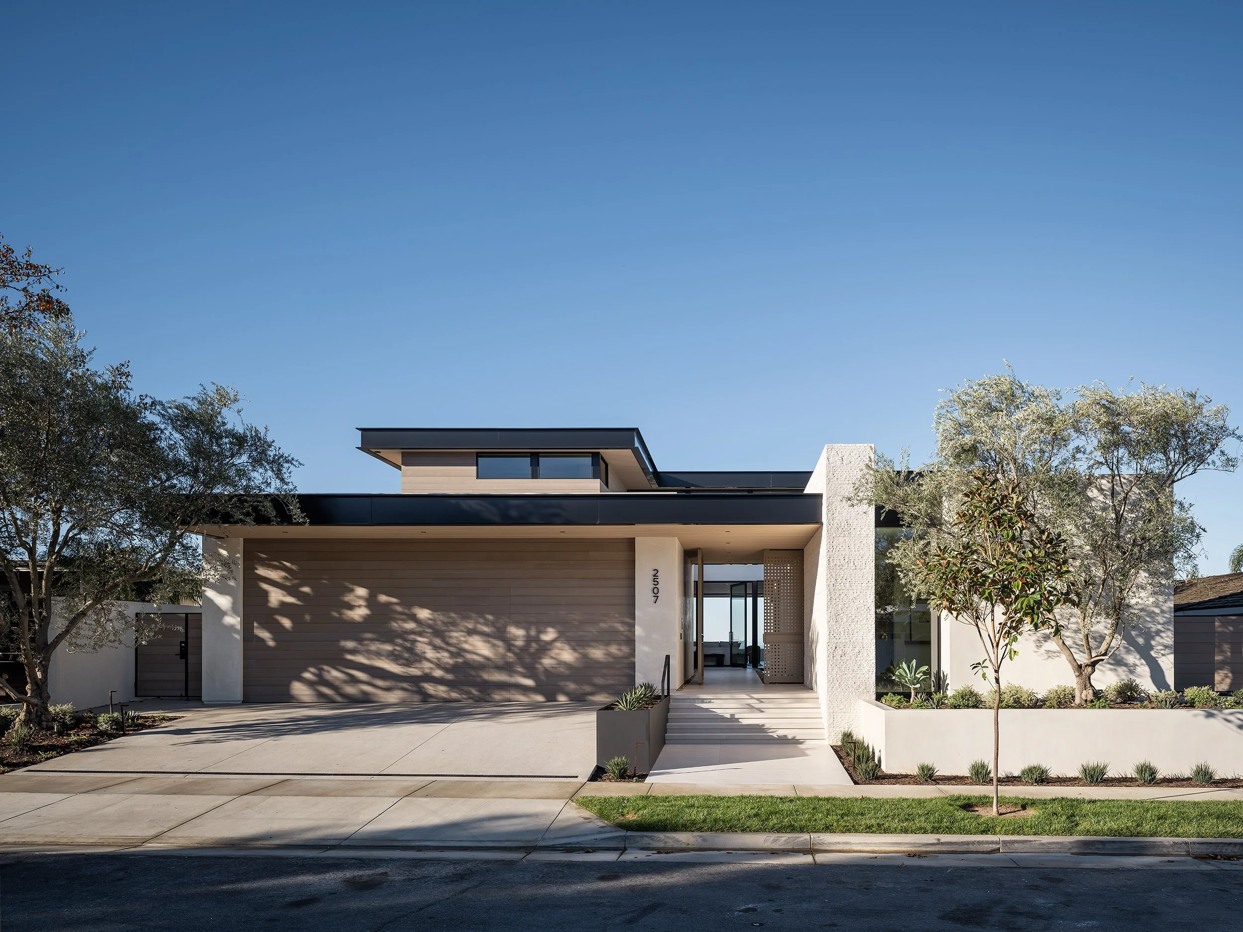 Newport Beach <p>Ca</p> <span>Contemporary</span>