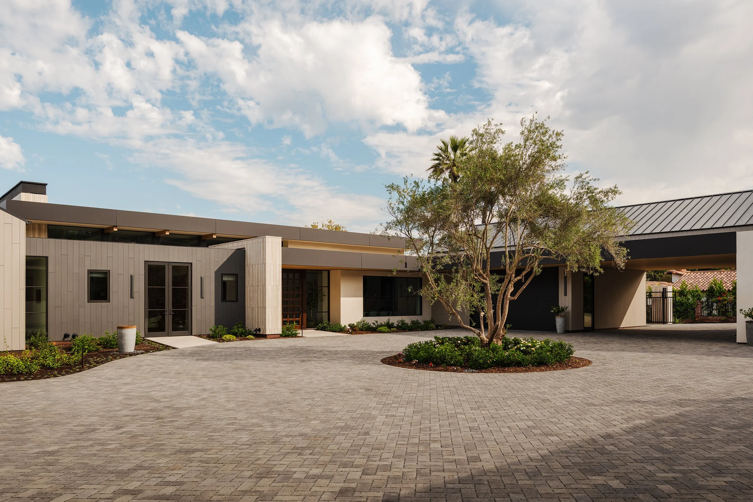 Anaheim Estate <p>Ca</p> <span>Contemporary</span>