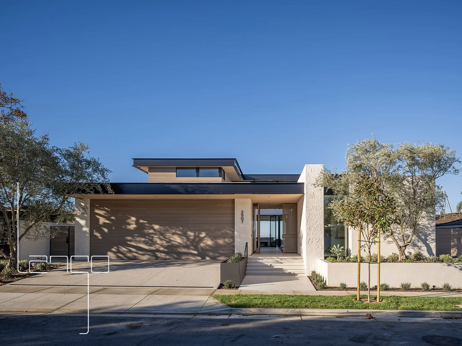 Newport Residence <p>Ca</p> <span>Contemporary</span>