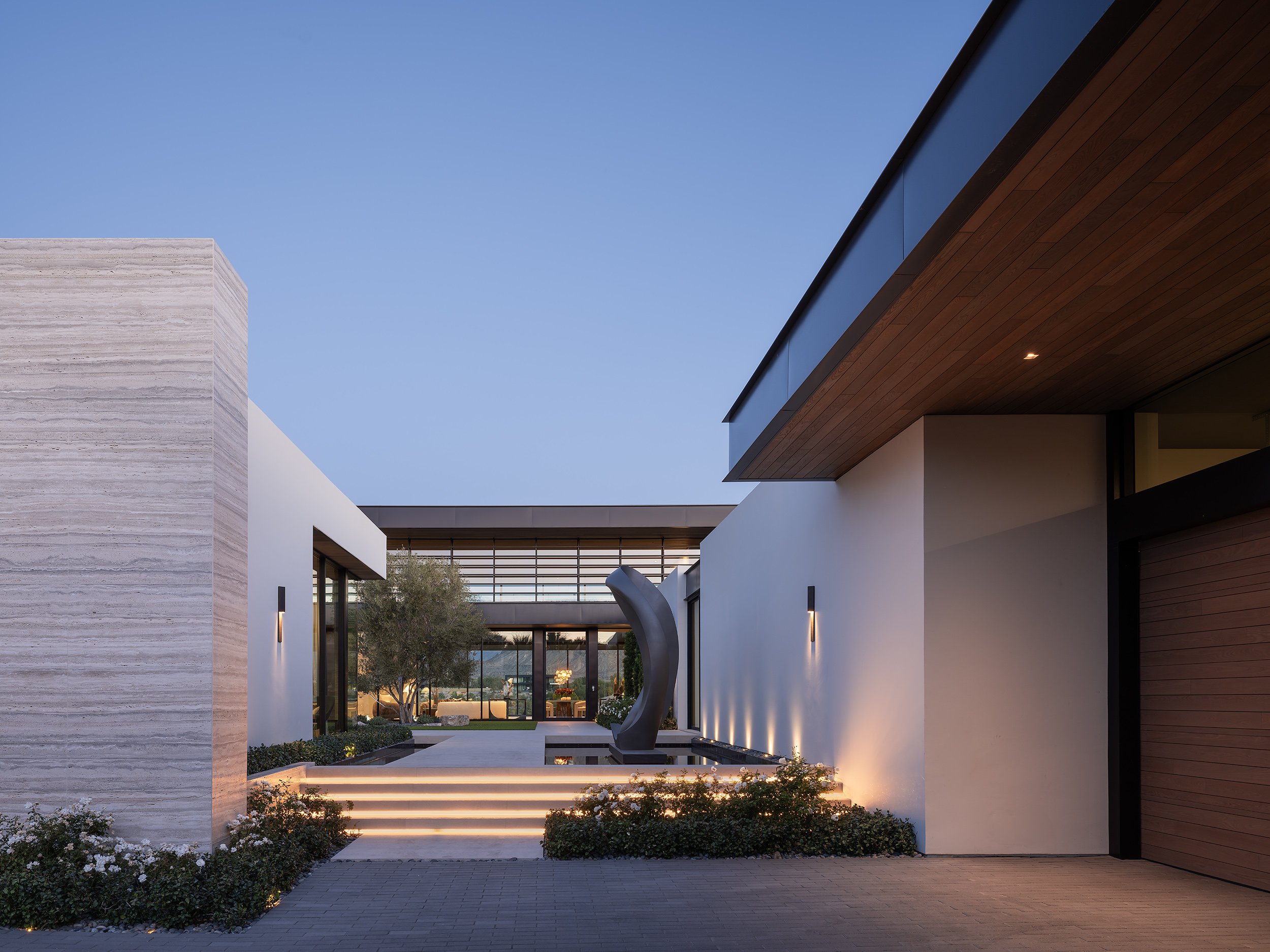Summit Club <p>NV</p> <span>Contemporary</span>