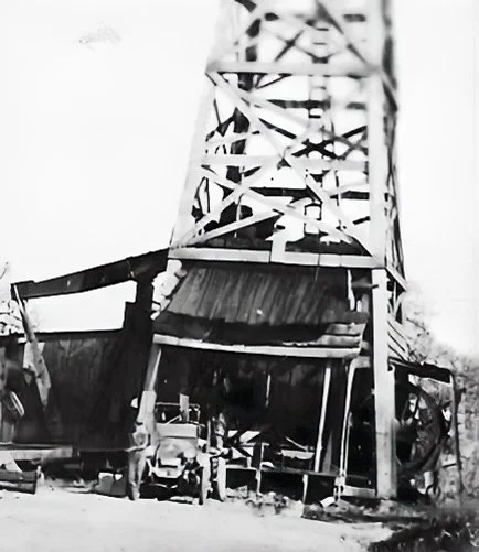 Drilling Rigs and Boomtowns