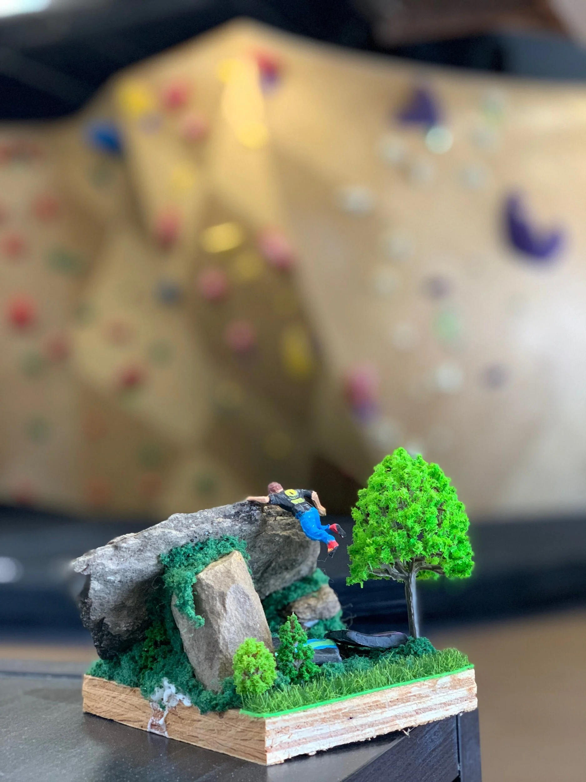 BOULDERING (EXAMPLE)