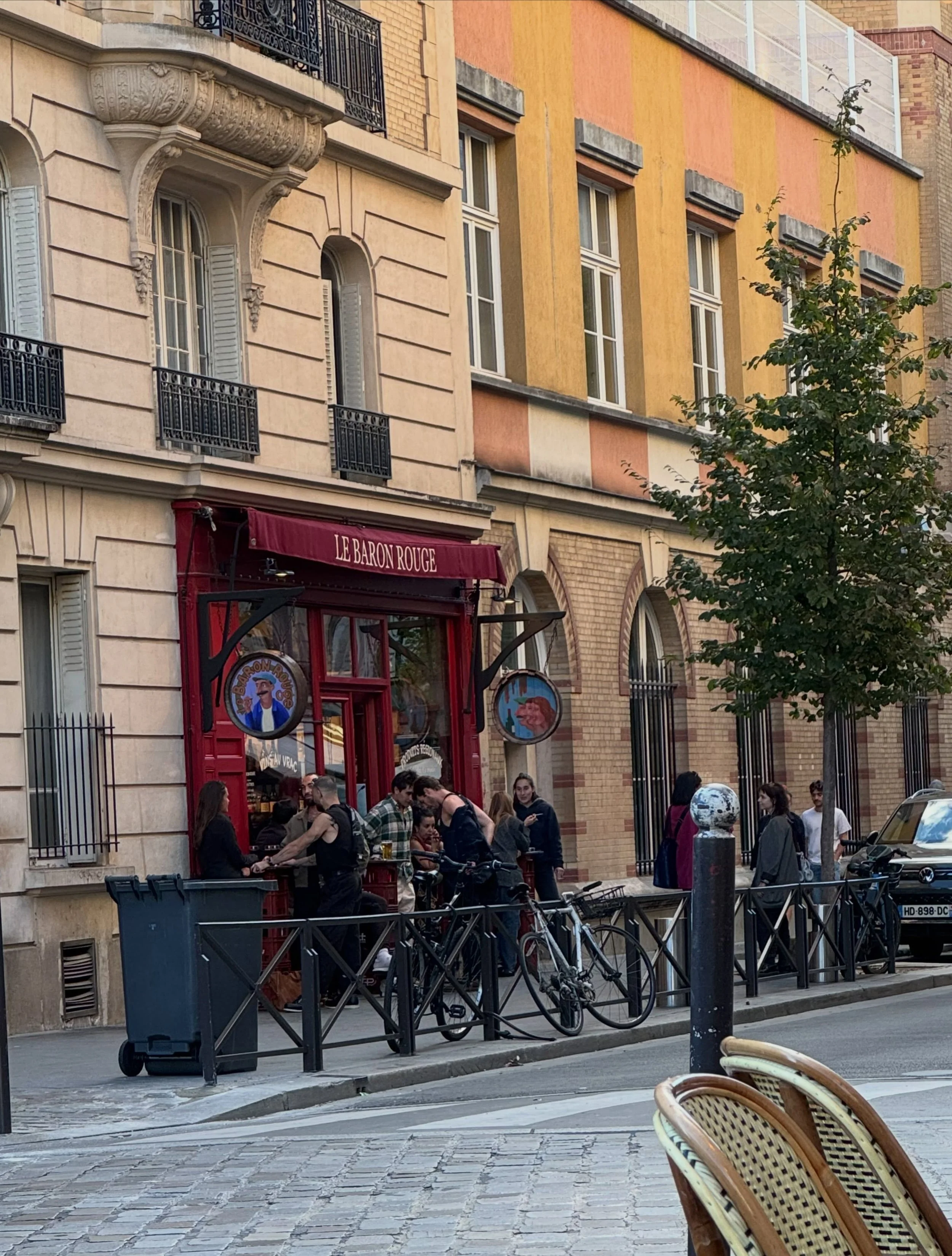 Want to feel like you live in Paris? I&rsquo;ve got a neighborhood wine bar for you. Charcuterie plates, seasonal oysters, and French wines. All in an old school Parisian favorite. One of the best wine bars in Paris. 

#planmyparis #parisplanning #pa