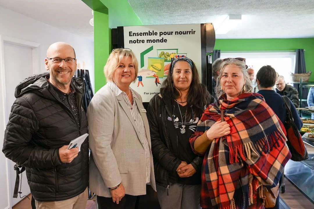 Participants à l'inauguration de la cuisine